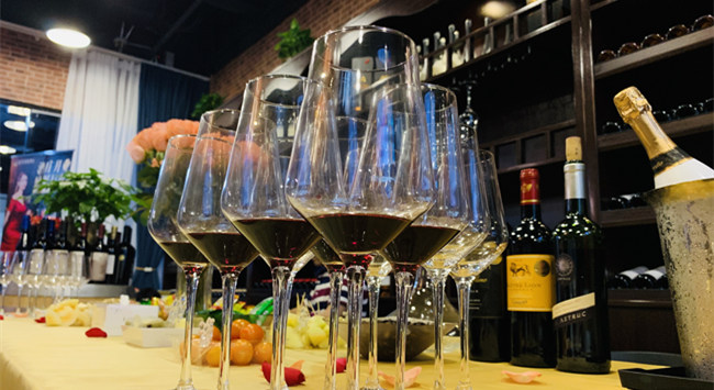 現在開(kāi)紅酒加盟店怎么樣